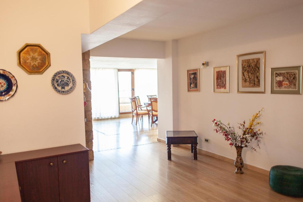 Spacious Apartment In City Centre Яссы Экстерьер фото