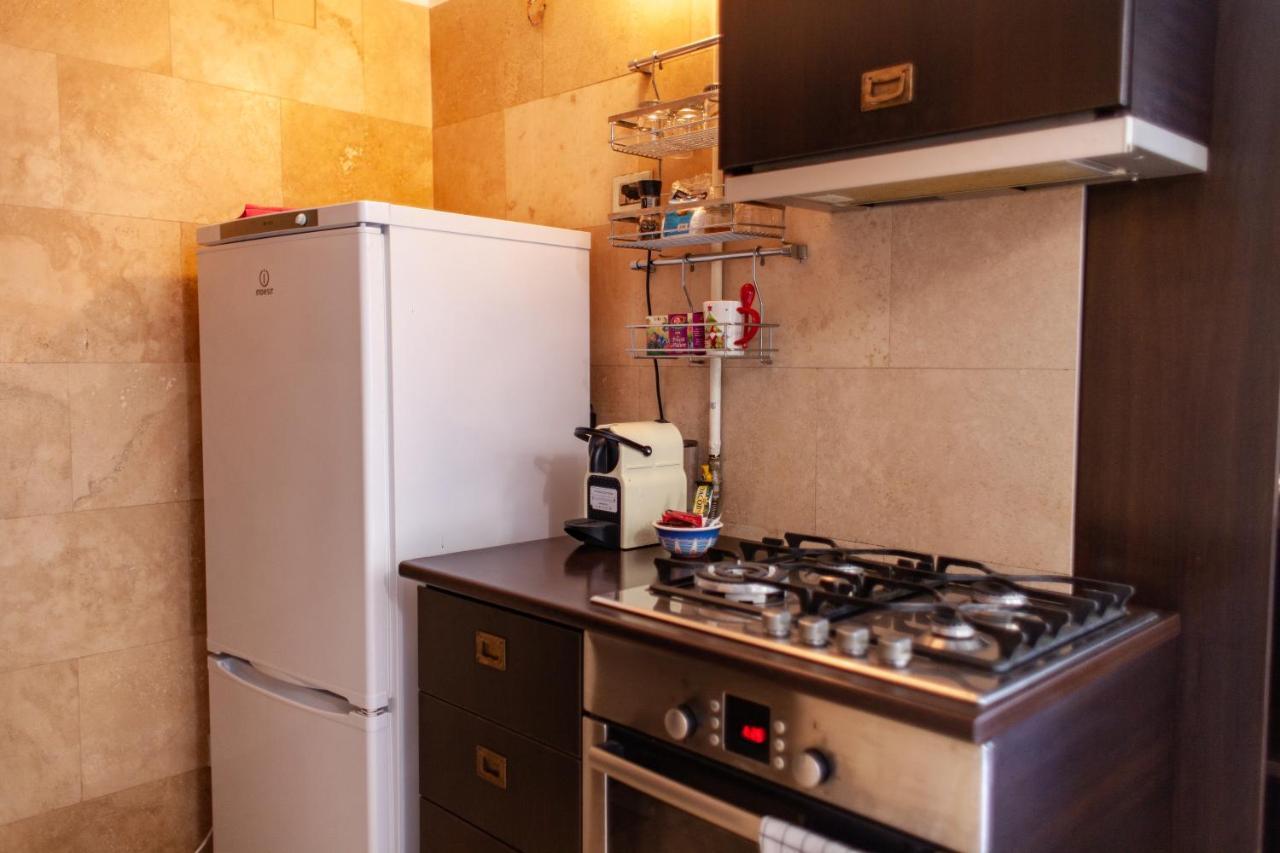 Spacious Apartment In City Centre Яссы Экстерьер фото