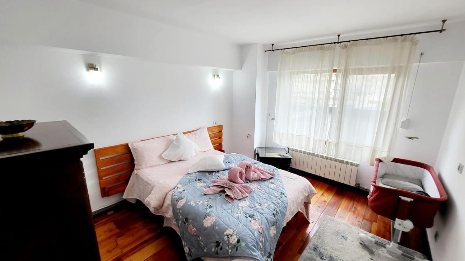 Spacious Apartment In City Centre Яссы Экстерьер фото