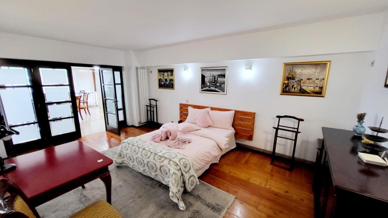 Spacious Apartment In City Centre Яссы Экстерьер фото